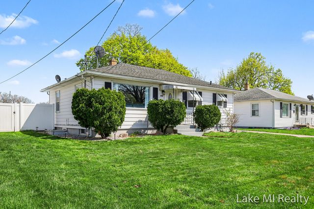 2884 Meyer Avenue SW, Wyoming, MI 49519