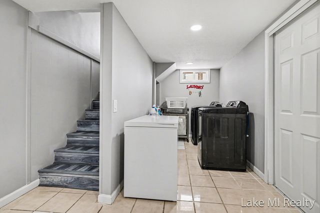 2884 Meyer Avenue SW, Wyoming, MI 49519