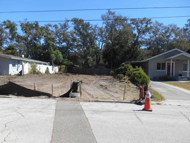 1355 S MADISON AVENUE, Clearwater, FL 33756