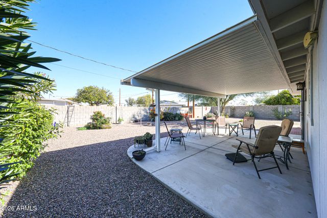 11627 N DESERT HILLS Drive W, Sun City, AZ 85351