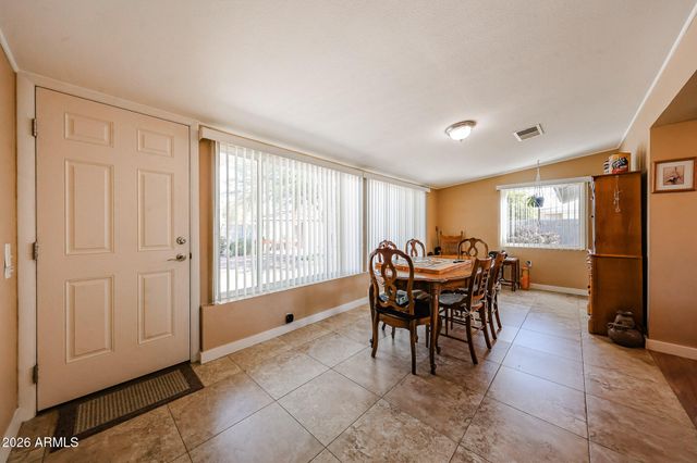 11627 N DESERT HILLS Drive W, Sun City, AZ 85351