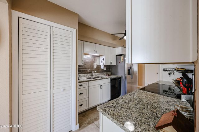 11627 N DESERT HILLS Drive W, Sun City, AZ 85351