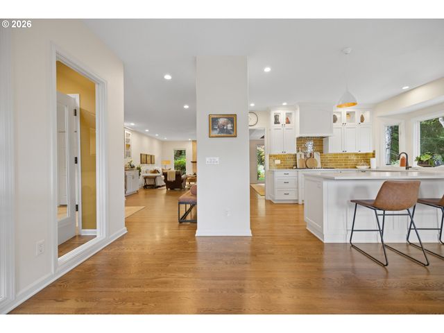 12856 Nw HARTFORD St, Portland, OR 97229