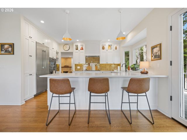 12856 Nw HARTFORD St, Portland, OR 97229