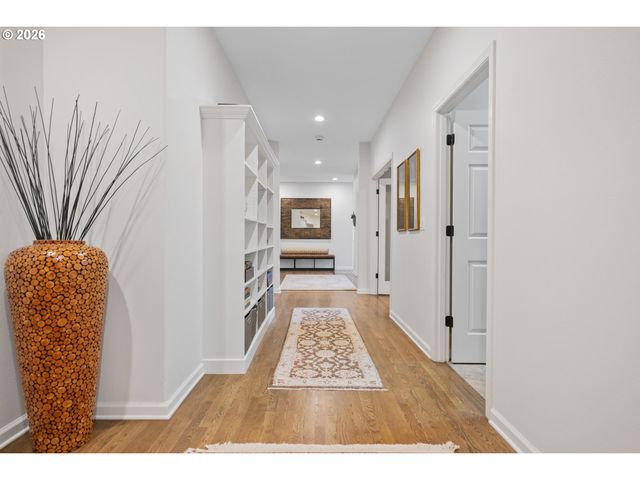 12856 Nw HARTFORD St, Portland, OR 97229