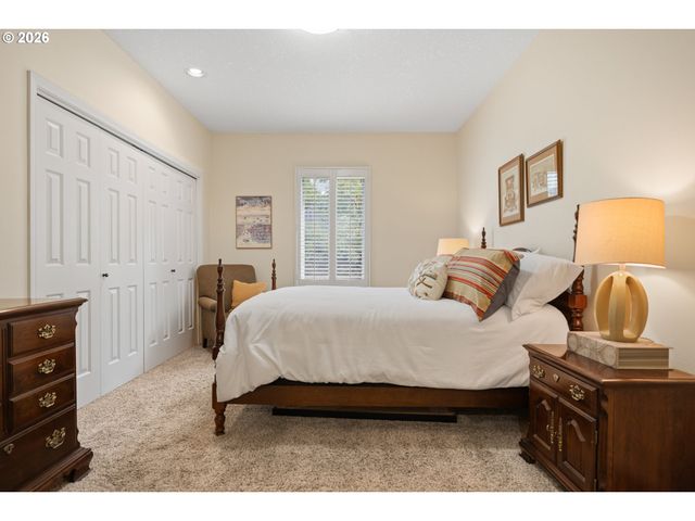 12856 Nw HARTFORD St, Portland, OR 97229