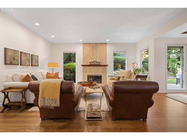 12856 Nw HARTFORD St, Portland, OR 97229