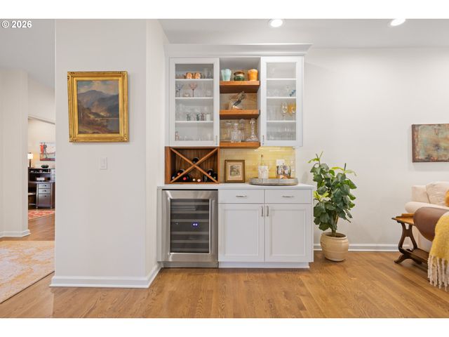 12856 Nw HARTFORD St, Portland, OR 97229
