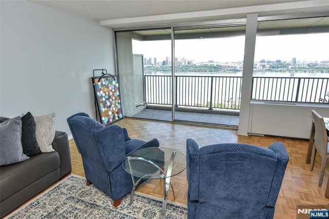 3 Horizon 1002, Fort Lee, NJ 07024