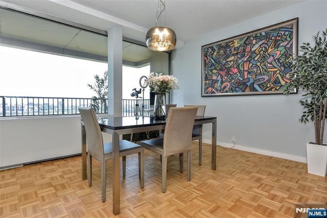 3 Horizon 1002, Fort Lee, NJ 07024