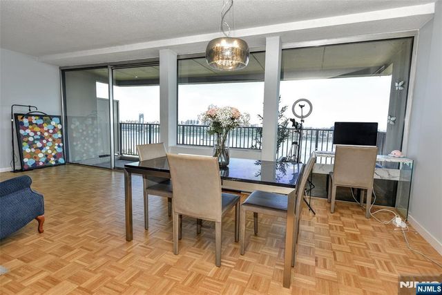 3 Horizon 1002, Fort Lee, NJ 07024