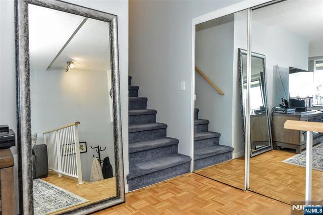 3 Horizon 1002, Fort Lee, NJ 07024