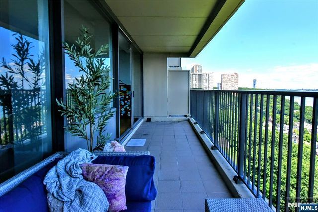 3 Horizon 1002, Fort Lee, NJ 07024