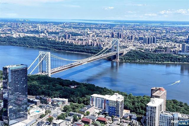 3 Horizon 1002, Fort Lee, NJ 07024