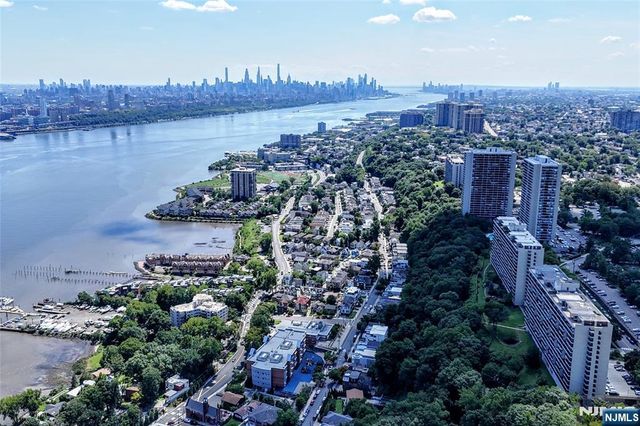 3 Horizon 1002, Fort Lee, NJ 07024