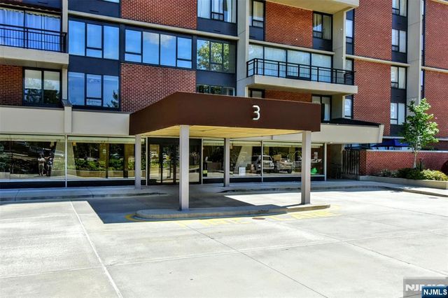 3 Horizon 1002, Fort Lee, NJ 07024