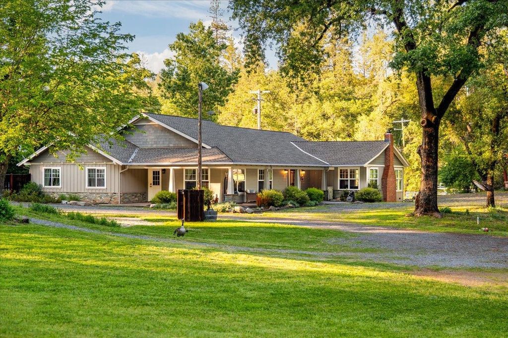 1010 Boole Rd, Applegate, CA 95703