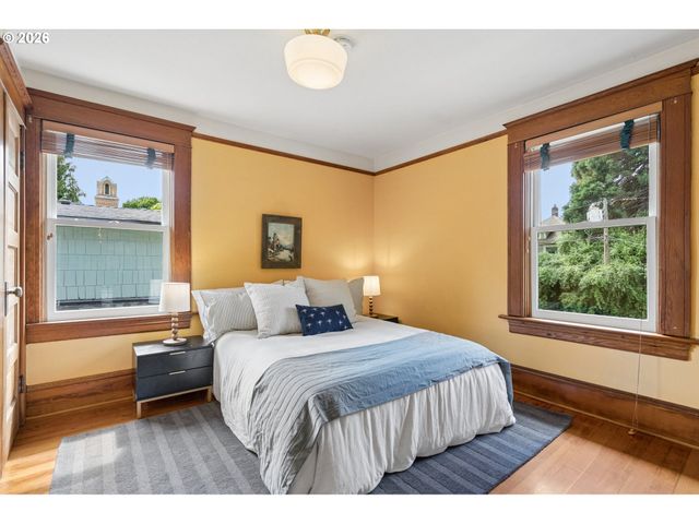 4011 Se SALMON St, Portland, OR 97214