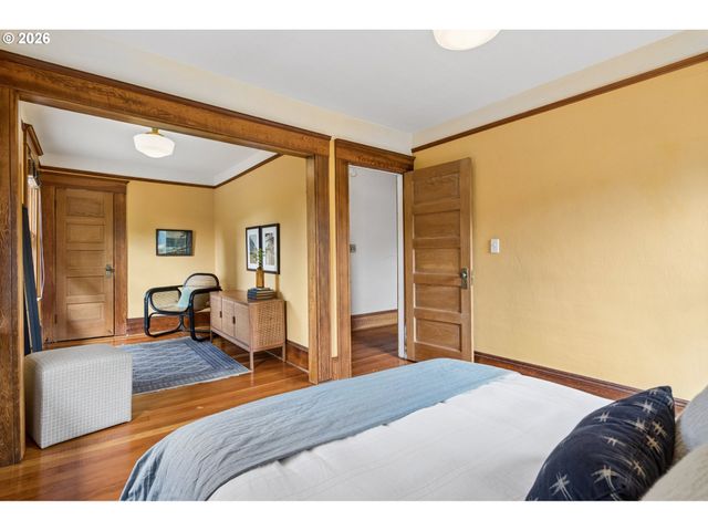 4011 Se SALMON St, Portland, OR 97214