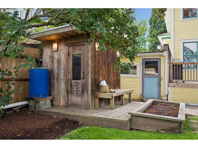 4011 Se SALMON St, Portland, OR 97214