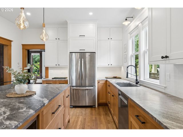 4011 Se SALMON St, Portland, OR 97214
