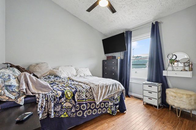 332 Carey Lane, Chesterton, IN 46304