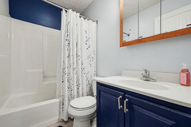 332 Carey Lane, Chesterton, IN 46304