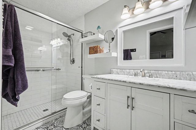 332 Carey Lane, Chesterton, IN 46304