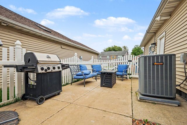 332 Carey Lane, Chesterton, IN 46304