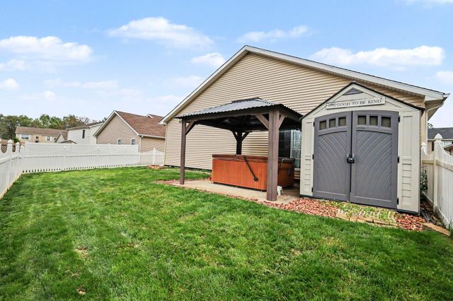 332 Carey Lane, Chesterton, IN 46304