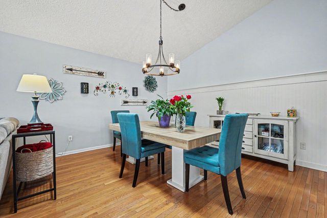 332 Carey Lane, Chesterton, IN 46304