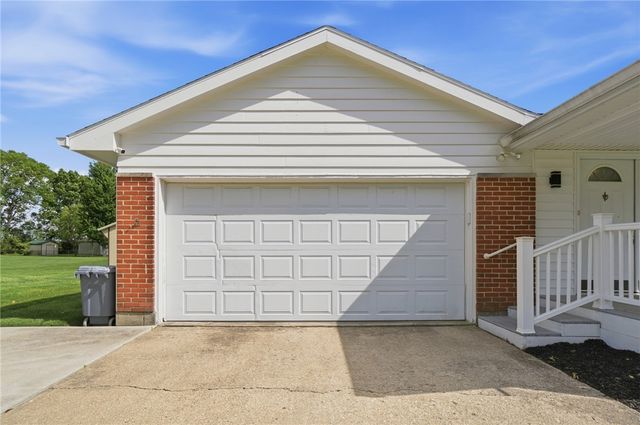 700 Ionic Circle, Mad River Twp, OH 45323