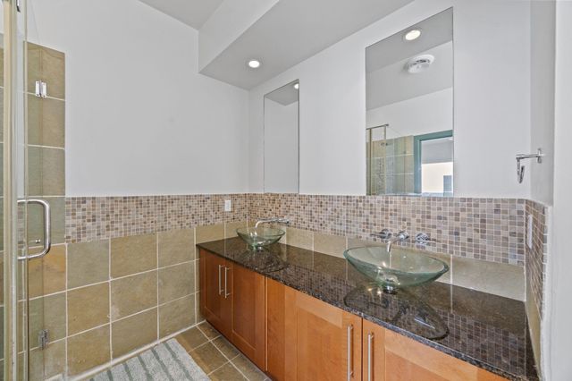 5628 Kiam Street B, Houston, TX 77007