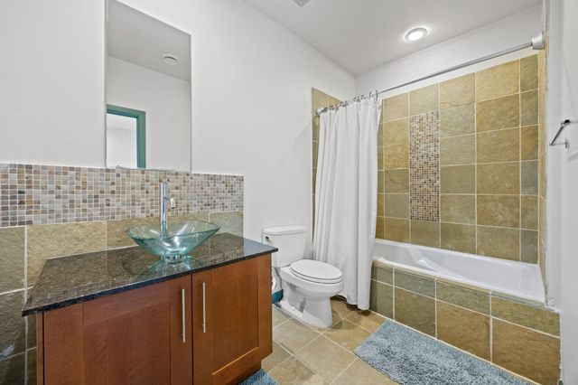 5628 Kiam Street B, Houston, TX 77007