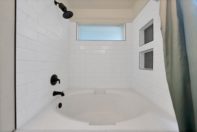 1905 Piney Creek Boulevard, Denton, TX 76205