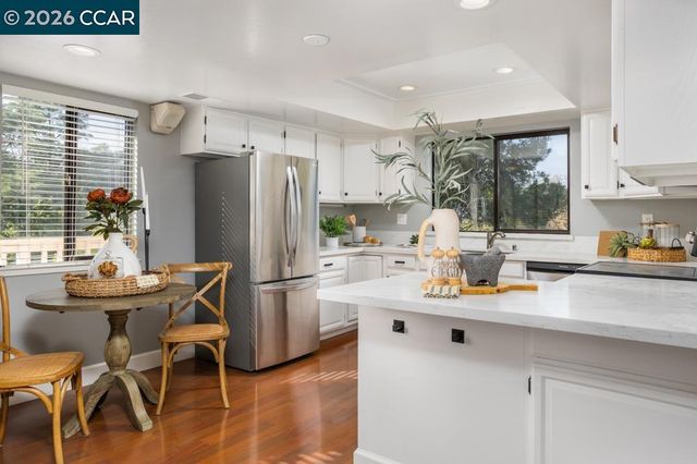 2542 Mockingbird Hill Rd, Walnut Creek, CA 94597