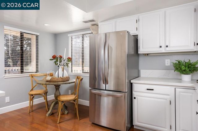 2542 Mockingbird Hill Rd, Walnut Creek, CA 94597