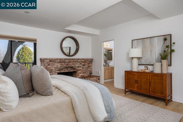 2542 Mockingbird Hill Rd, Walnut Creek, CA 94597