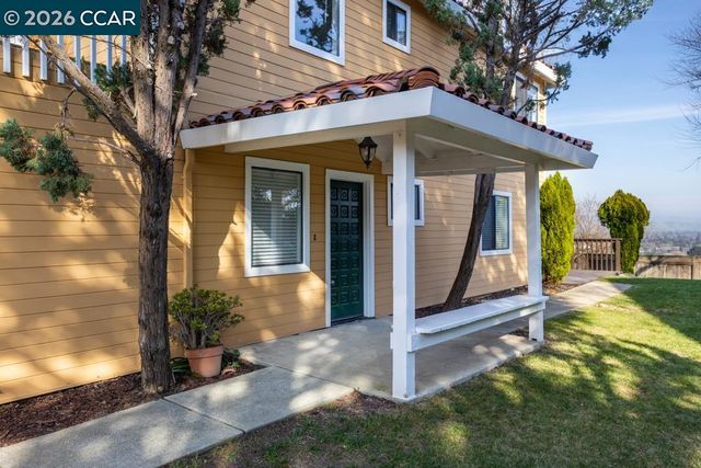 2542 Mockingbird Hill Rd, Walnut Creek, CA 94597