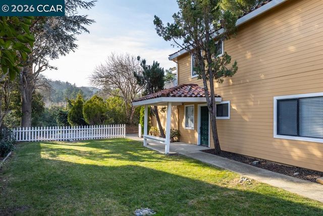 2542 Mockingbird Hill Rd, Walnut Creek, CA 94597