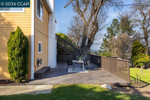 2542 Mockingbird Hill Rd, Walnut Creek, CA 94597