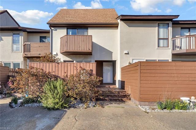 71 Waters Edge CIR, Hampton, VA 23669