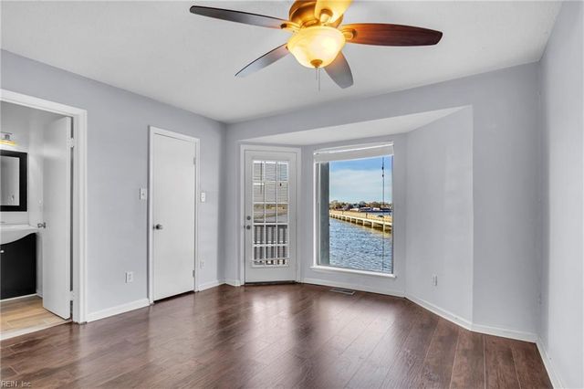 71 Waters Edge CIR, Hampton, VA 23669