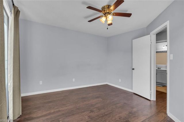 71 Waters Edge CIR, Hampton, VA 23669