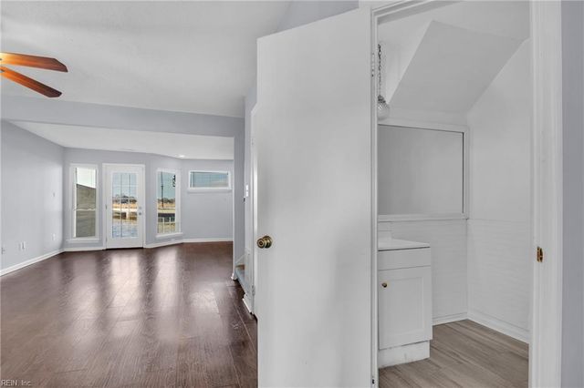 71 Waters Edge CIR, Hampton, VA 23669