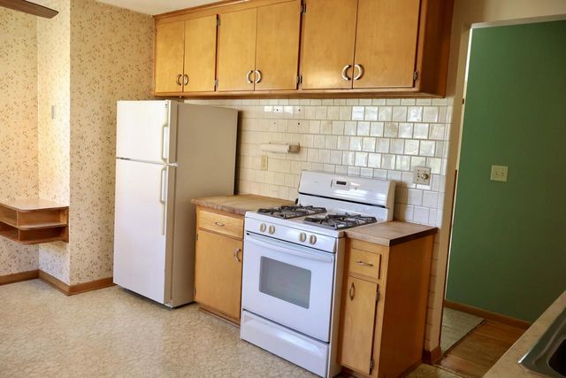 1304 Manistique AVENUE, South Milwaukee, WI 53172