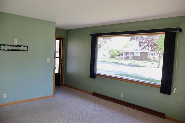 1304 Manistique AVENUE, South Milwaukee, WI 53172