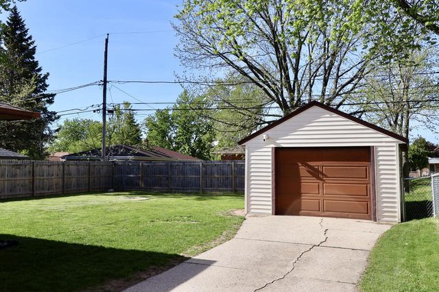1304 Manistique AVENUE, South Milwaukee, WI 53172