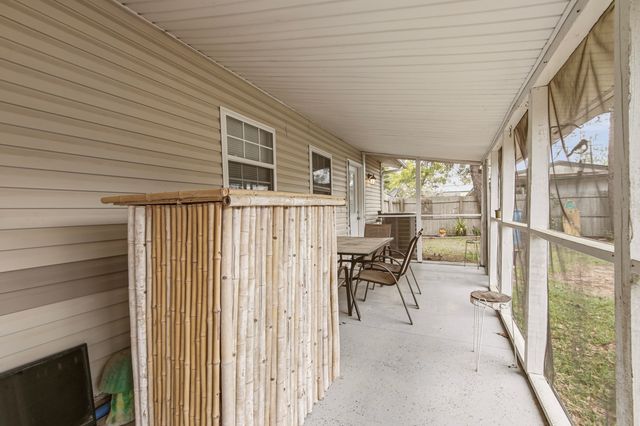 166 Blue Ridge Boulevard, Defuniak Springs, FL 32433