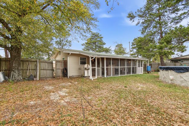 166 Blue Ridge Boulevard, Defuniak Springs, FL 32433